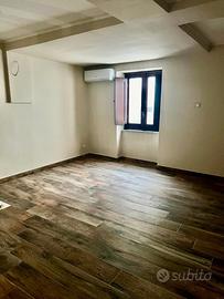 Ad Via Cesare Rosaroll