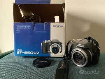 Fotocamera compatta bridge Olympus 550ouz