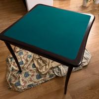 Tavolo da gioco e poker in legno