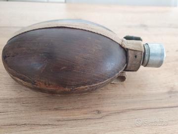 Oggetti militari d’epoca – box e borraccia