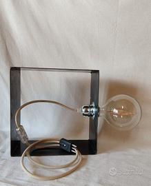 LAMPADA QUADRATA MINIMAL IN FERRO