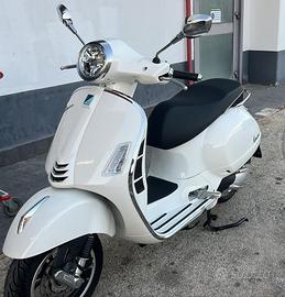 VESPA GTS 300 SUPER 2025