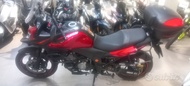 Per cambio esigenze, Suzukiv strom 650