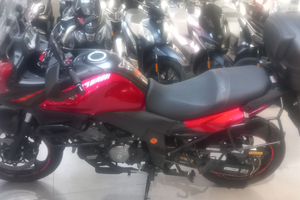 Per cambio esigenze, Suzukiv strom 650