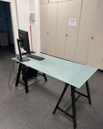 Scrivania ufficio IKEA