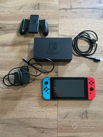 Nintendo switch con custodia e accessori originali