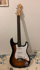 Kit Chitarra Elettrica Squier Strat + Amp Yamaha