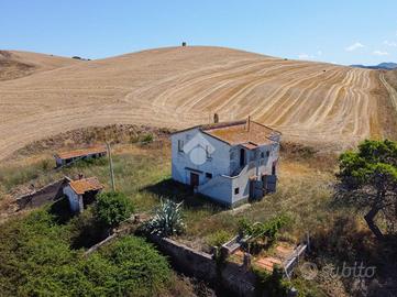 CASA INDIPENDENTE A TARQUINIA