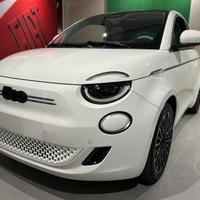 FIAT Nuova 500 Hatchback My23 La Nuova 500 - La Pr