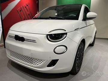 FIAT Nuova 500 Hatchback My23 La Nuova 500 - La Pr