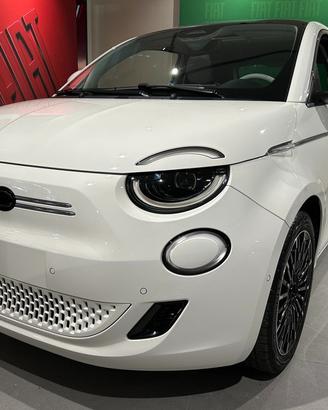 FIAT Nuova 500 Hatchback My23 La Nuova 500 - La Pr