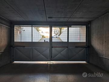 Garage laterale via F.lli Rosselli-RE