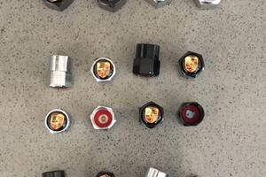Cappelletti cappucci tappi valvole stemma PORSCHE