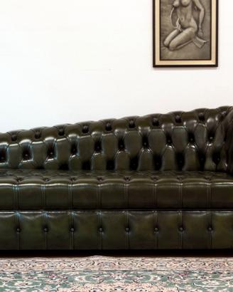 Dormeuse Chesterfield in pelle, seduta capitonné