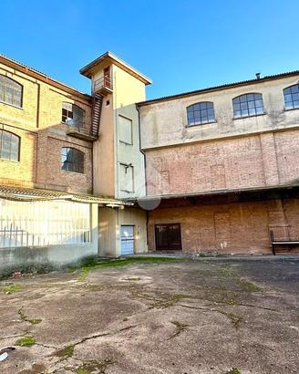 COMPLESSO A CASTELNUOVO SCRIVIA