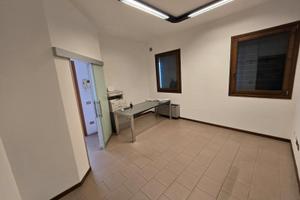 Stanza ad uso ufficio in contesto professionale