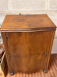 Mobiletto con macchina per cucire Vintage