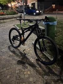 Bici mtb biammortizzata
