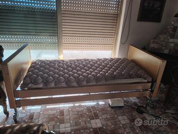 Letto ospedaliero usato