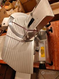 affettatrice 220V in acciaio