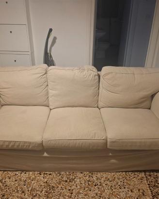 Divano beige Ikea