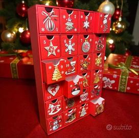 Calendario dell'Avvento con gioielli vari