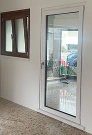 Porta finestra in PVC bicolore misure 104 x 218 cm