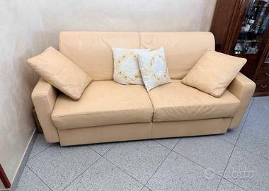 Divano in pelle convertibile a letto