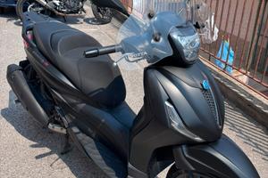 Beverly 300 Sport