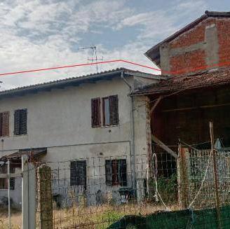 Immobile in asta di 126 m² con 5 locali a Camino