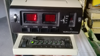 Radio Grundig bianca e grigia VINTAGE SPACE AGE