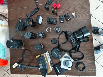 Corredo Fujifilm x-t2 + 6 obiettivi + accessori