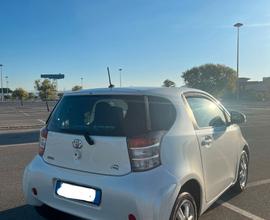 TOYOTA iQ - 2011