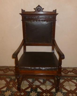 Sedia a trono Neorinascimento in noce