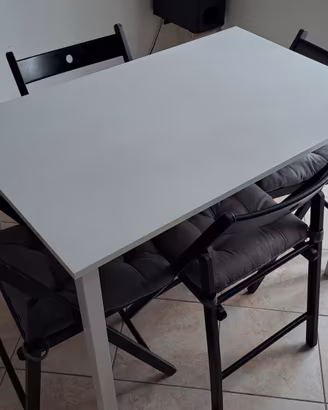 TAVOLO DA CUCINA CON SEDIE
