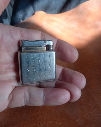 Accendino Colibri, a benzina ,1952,funzionante. 