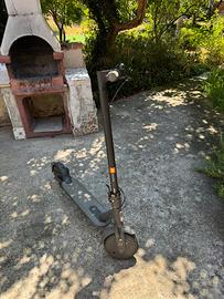 Monopattino Elettrico Xiaomi Essential