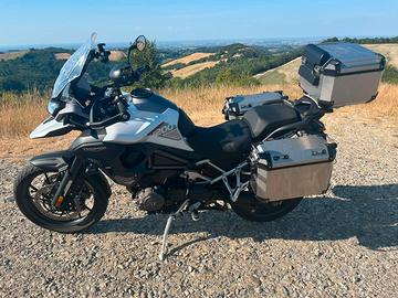 moto Triumph Tiger 1200 GT PRO anno 2022