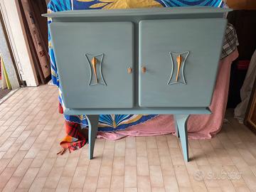 Mobile bar. Anni 50. In stile Shabby