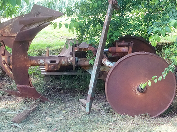 Aratro voltaorecchio carrellato