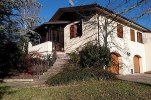 Stia-Villa con parco recintato