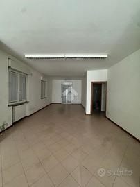 NEGOZIO A CASTELLI CALEPIO