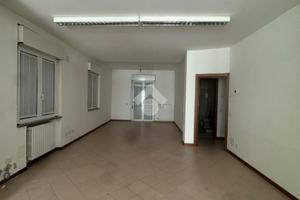 NEGOZIO A CASTELLI CALEPIO