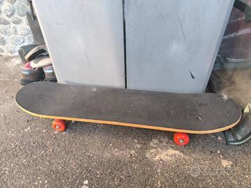 SKATEBOARD 