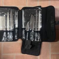 Set di coltelli di marca con valigetta