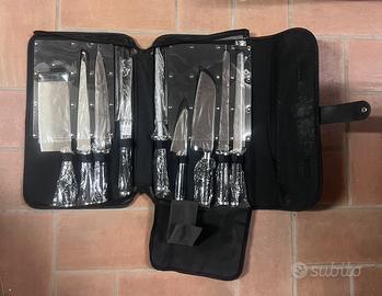 Set di coltelli di marca con valigetta