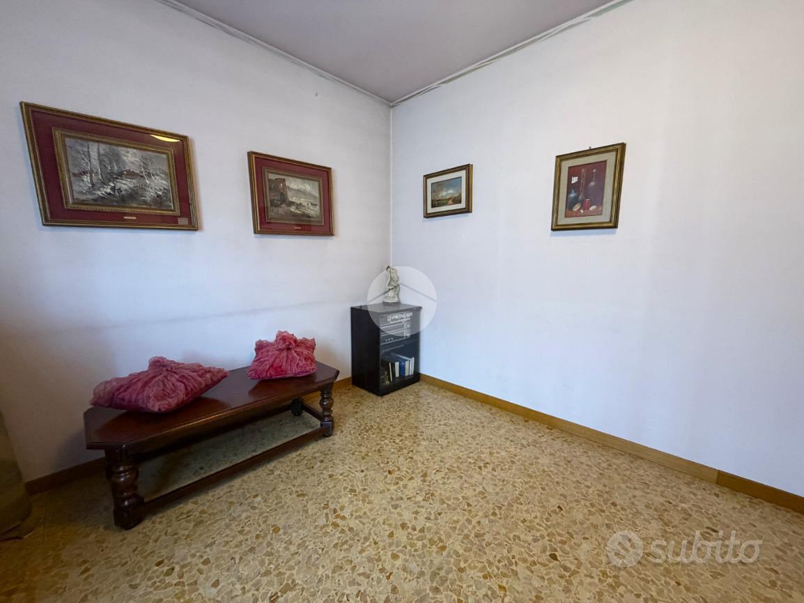 House in Monasterolo del Castello, Legner - Altro