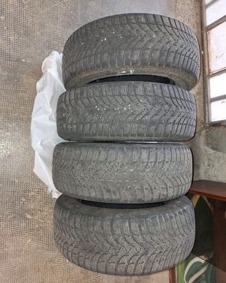 Gomme invernali 215/60 R16