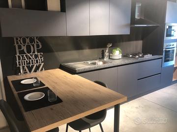 Cucina in svendita  nuova dal nostro magazzino