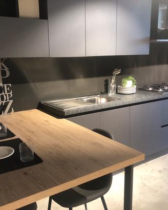 Cucina in svendita  nuova dal nostro magazzino